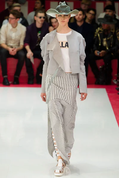 Look 28